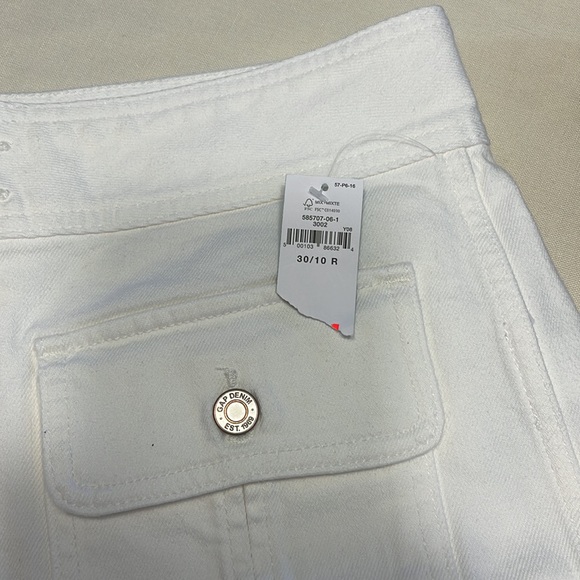 Gap 4” high rise stride shorts - Picture 5 of 5